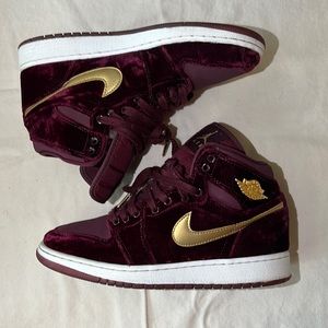Air Jordan 1 retro “Heiress Velvet”